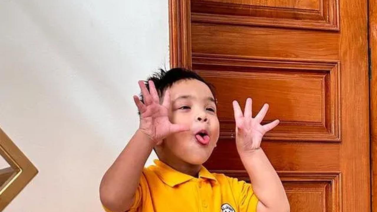 Kocak! Sudah Jago Pose di Depan Kamera, ini Deretan Foto Terbaru Gala Sky dengan Ragam Ekspresinya yang Gemesin!