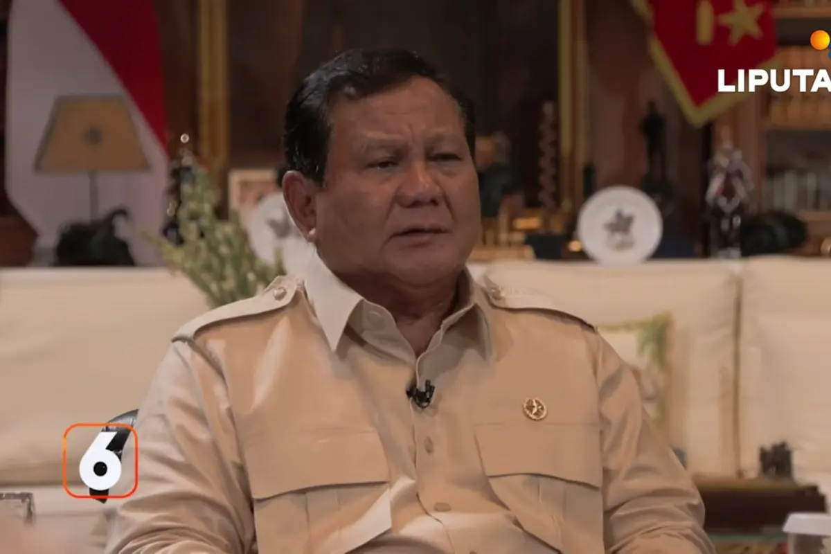 Presiden Prabowo Subianto saat melangsungkan wawancara khusus dengan Pemimpin Redaksi Liputan6 SCTV, Retno Pinasti di Padepokan Garuda Yaksa, Hambalang.