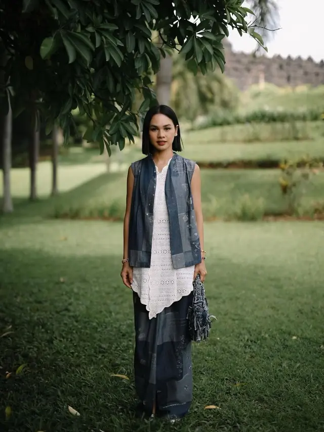 Gaya Unik Mix and Match ala Andien Aisyah (Instagram/@andienaisyah)