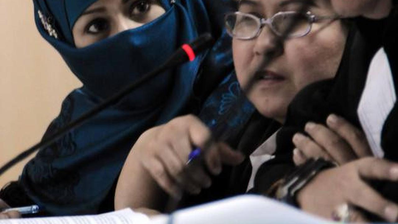 Rosa bersaksi di sidang lanjutan Neneng Sri Wahyuni