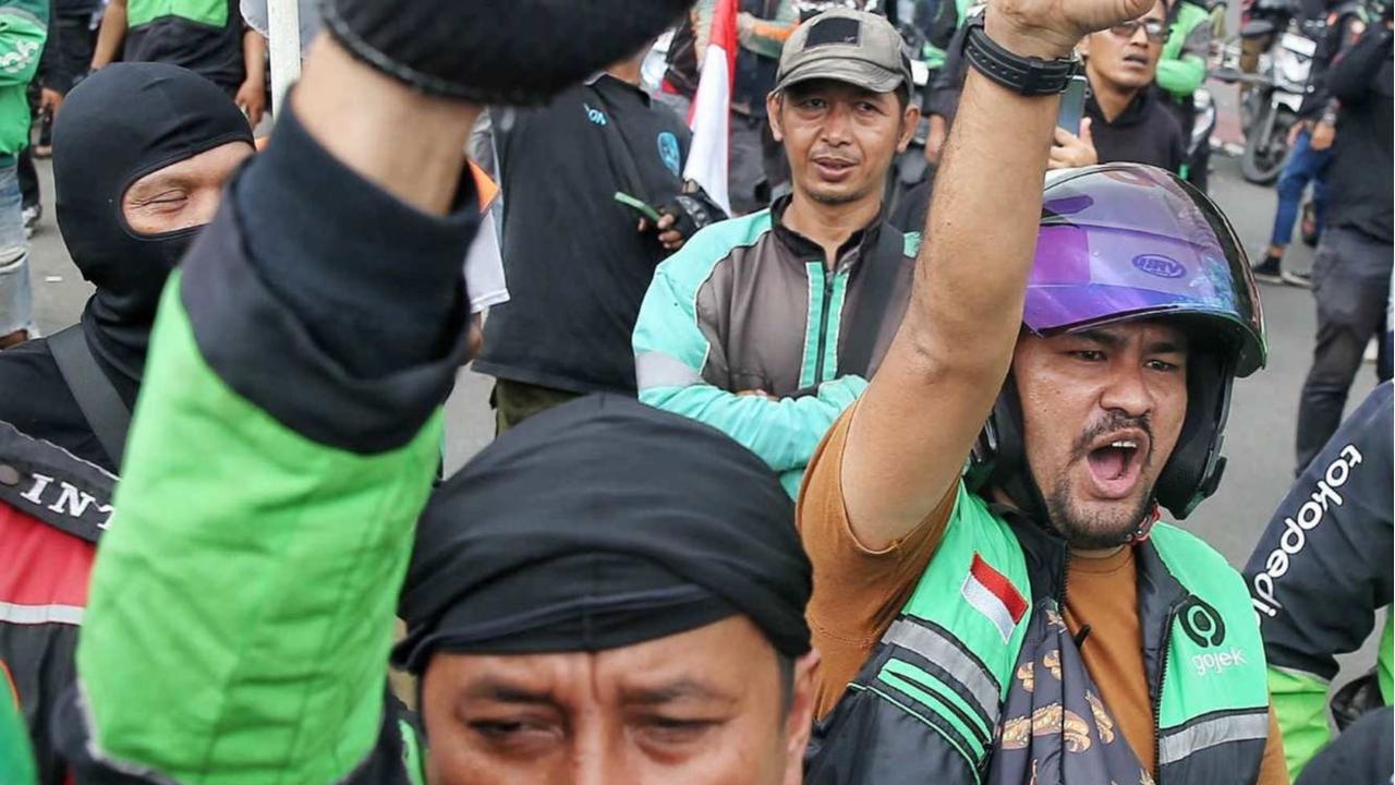 Demo ojol di Patung Kuda