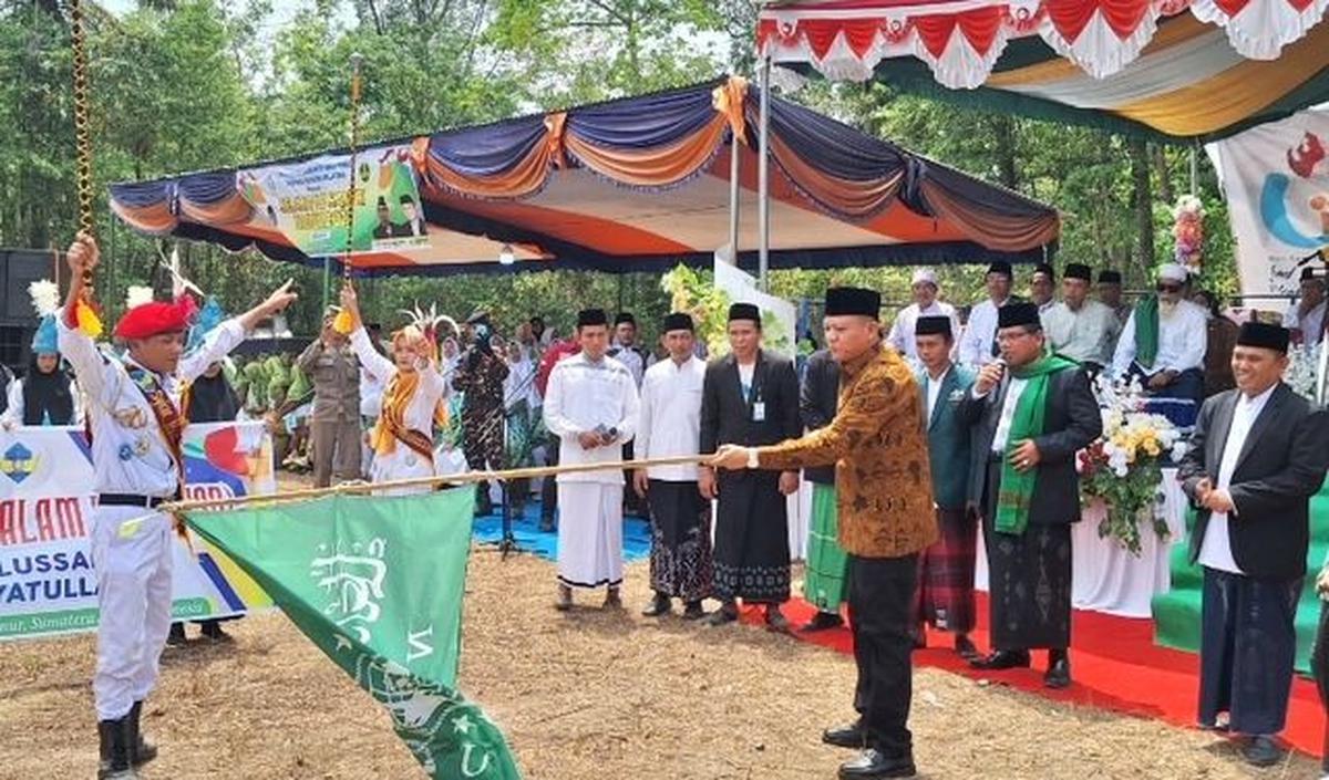 "Program ini sebenarnya sesuai dengan visi, misi dan RPJMD yang tidak bisa diganggu gugat selama 5 tahun, yakni OKU Timur Maju Lebih Mulia," ujar Bupati Enos.<br>