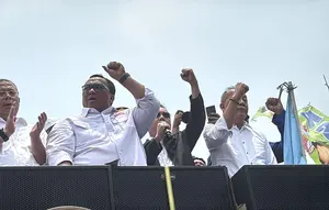 Momen Dasco Temui Buruh, Umumkan UU Pelindungan Ketenagakerjaan Disahkan
