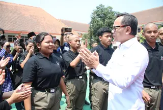 Wakil Menteri Dalam Negeri (Wamendagri) Bima Arya Sugiarto mendorong perluasan jangkauan Sekolah Rakyat agar semakin banyak anak dari keluarga kurang mampu dapat mengakses pendidikan, termasuk mereka yang sempat putus sekolah.