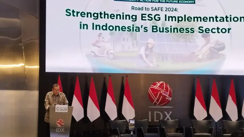 Direktur Utama Bursa Efek Indonesia (BEI), Iman Rachman pada acara Diskusi & Konferensi Pers Road to SAFE 2024, Senin (22/7/2024).