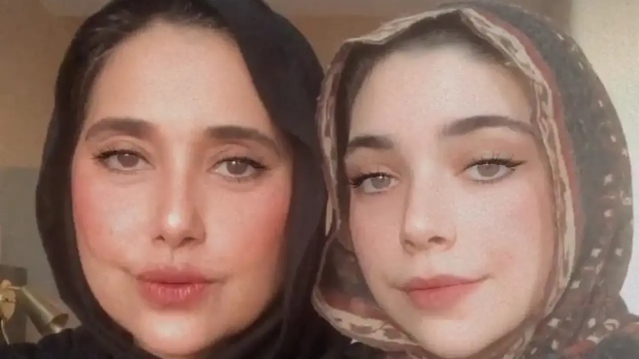 [Fimela] Ayu Azhari dan Isabel Tramp