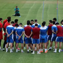 Pelatih kepala Timnas Iran, Amir Ghalenoei (C), berbicara kepada para pemainnya selama sesi latihan di markas mereka di Antalya, pada 19 Mei 2026. Timnas Iran tiba di Turki pada 19 Mei 2026 untuk kamp pelatihan dan menyelesaikan aplikasi visa menjelang Piala Dunia 2026, kata koresponden AFP.
(Satu SAN/AFP)