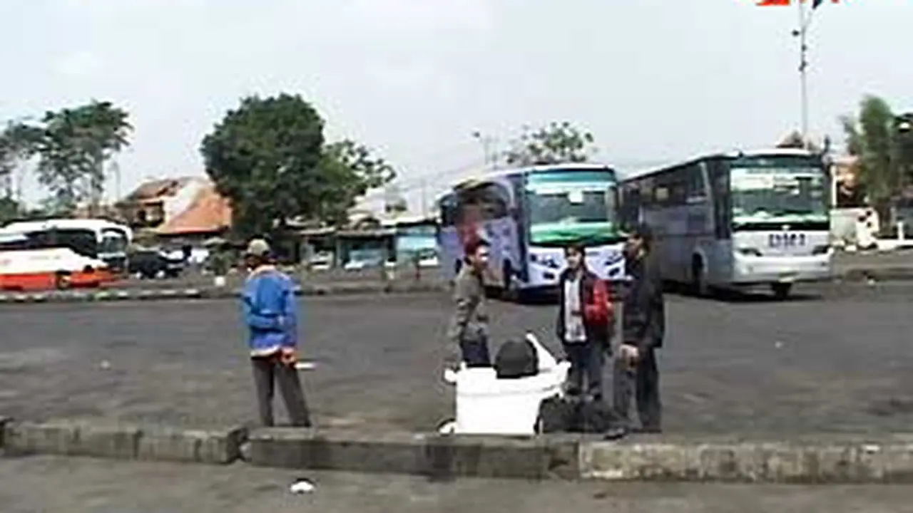110901bterminal-pulogadung.jpg