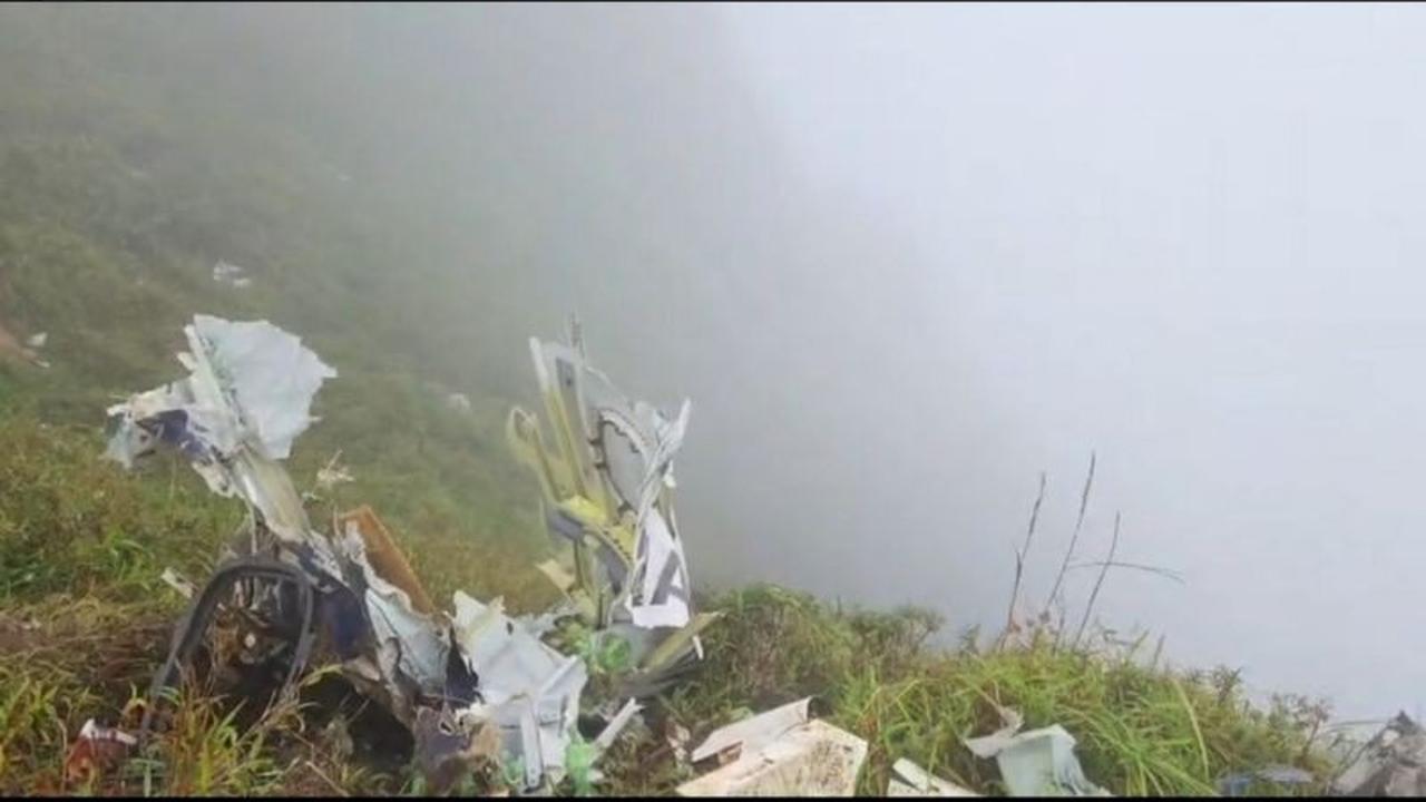 Pesawat ATR Hilang Ditemukan di Puncak Gunung Bulusaraung Sulawesi Selatan