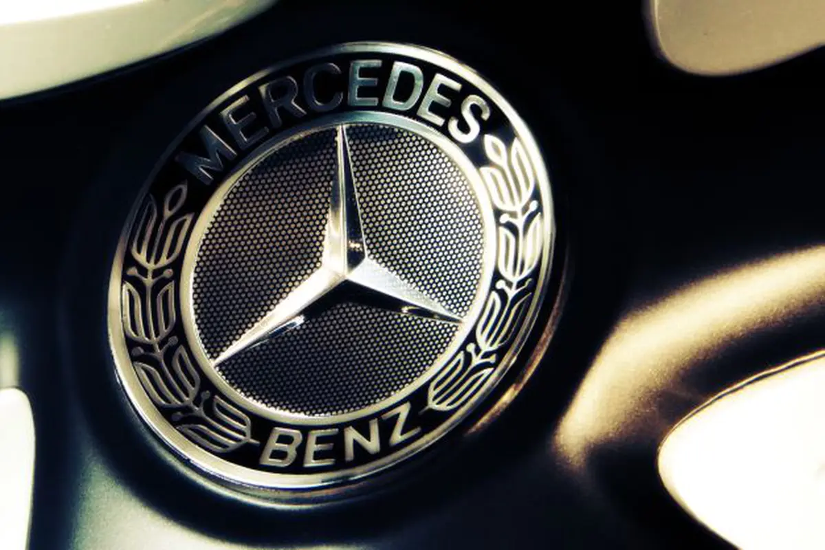 Logo Mercedes-Benz