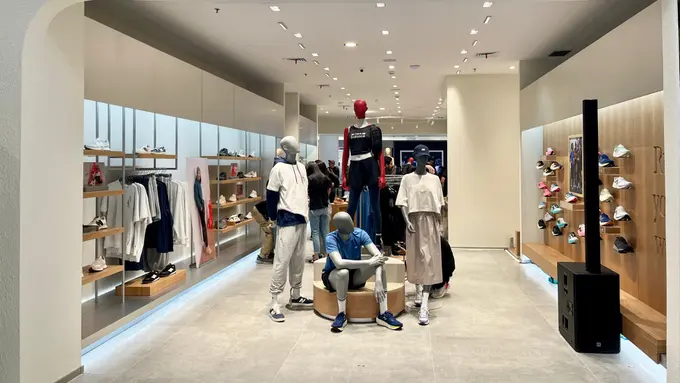New Balance Hadirkan Store dengan Konsep Baru di Senayan City yang Siap Manjakan Penggemar Sneakers (Foto dok : New Balance).