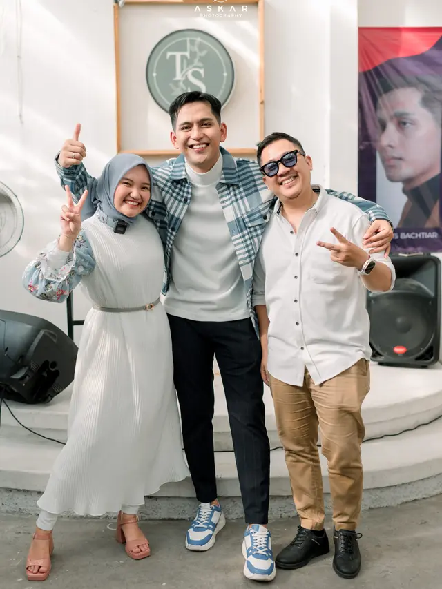 Ilyas Bachtiar dengan Nabila Ellisa