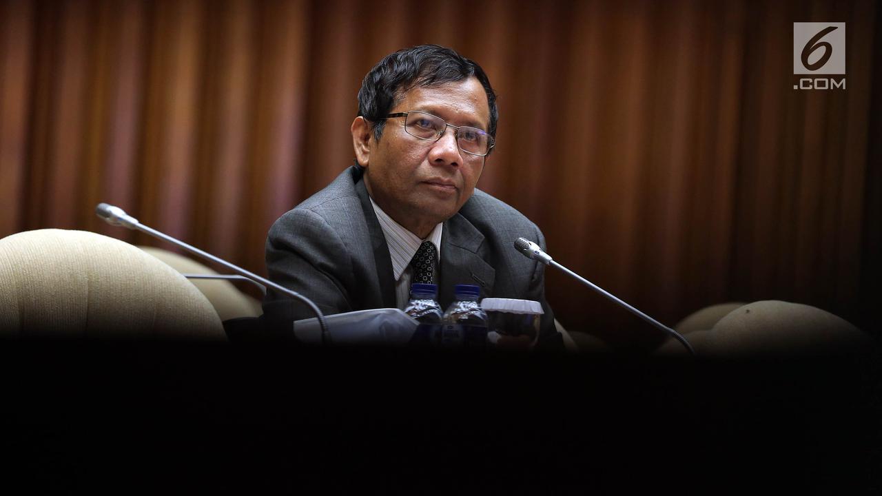 Pansus Hak Angket Dengarkan Penjelasan Mahfud MD