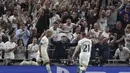 Penyerang Tottenham, Richarlison (kiri) berselebrasi usai mencetak gol ke gawang Marseille pada pertandingan Grup D Liga Champions di stadion Tottenham Hotspur, di London, Inggris, Kamis (8/9/2022). Richarlison mencetak dua gol dan mengantar Tottenham menang atas Marseille 2-0. (AP Photo/Ian Walton)