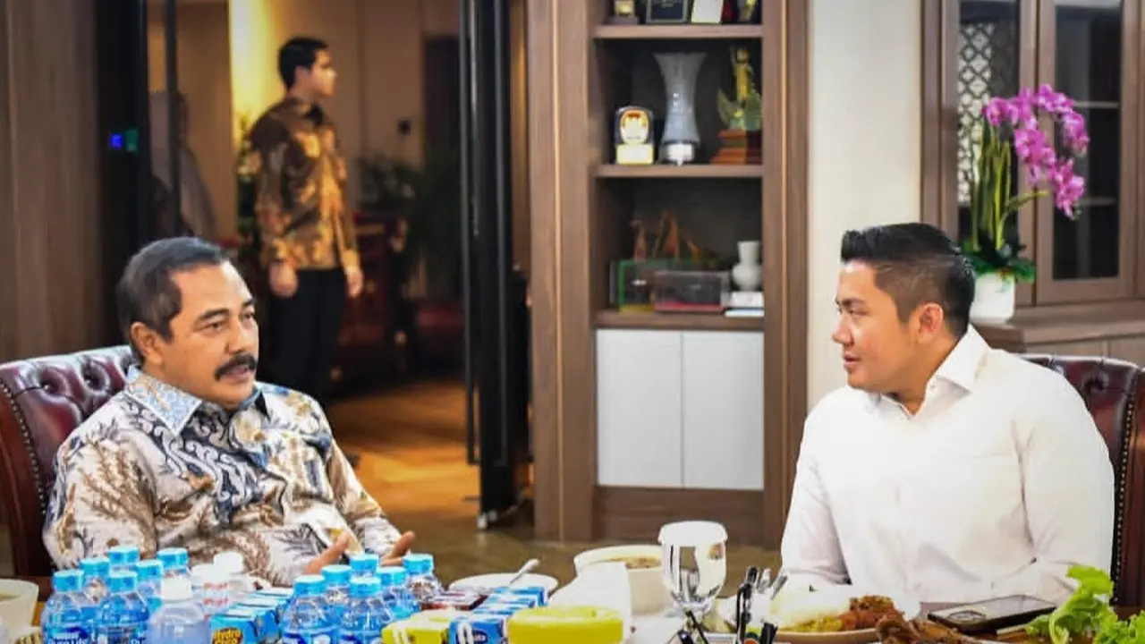 Sekretaris Kabinet (Seskab) Teddy Indra Wijaya menemui Menteri Imigrasi dan Pemasyarakatan Jenderal (Purn) Agus Andrianto di Kementerian Imipas Jakarta, Jumat 25 Juli 2025 (Istimewa)