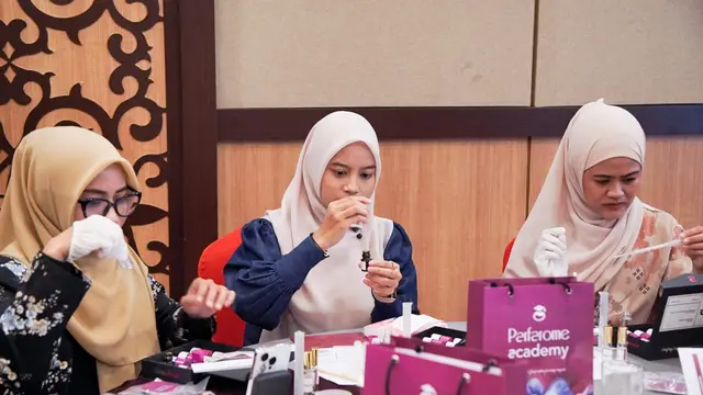 Rahasia Sukses: Tips Memulai Bisnis Parfum Lokal, Ternyata Ini Teori Racikan Dasarnya!