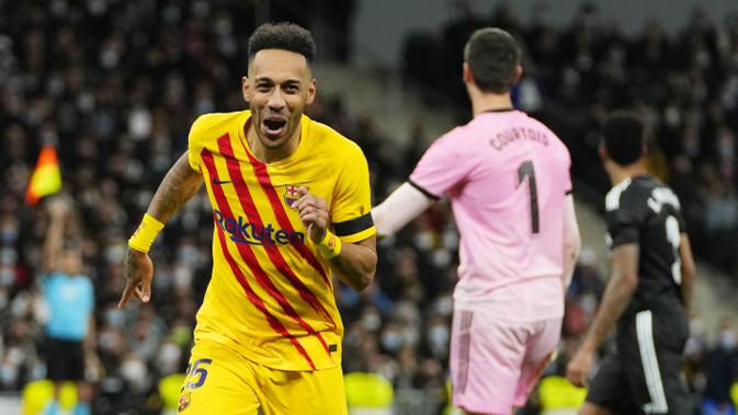 Pierre-Emerick Aubameyang - Barcelona nampaknya tak salah mendatangkan bomber Arsenal ini ke Camp Nou. Pemain Timnas Gabon itu kembali menunjukan ketajaman dengan mencetak sembilan gol untuk Barca. (AFP/Josep Lago)