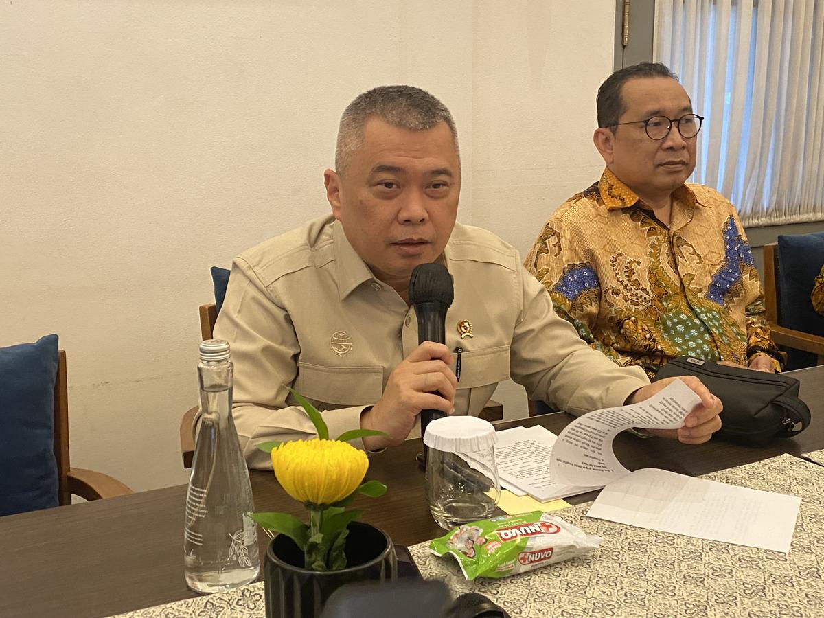 Menteri Perhubungan (Menhub) Dudy Purwagandhi dalam konferensi pers di Jakarta Selatan, Jumat (26/6/2026). (Liputan6.com/Christian)
