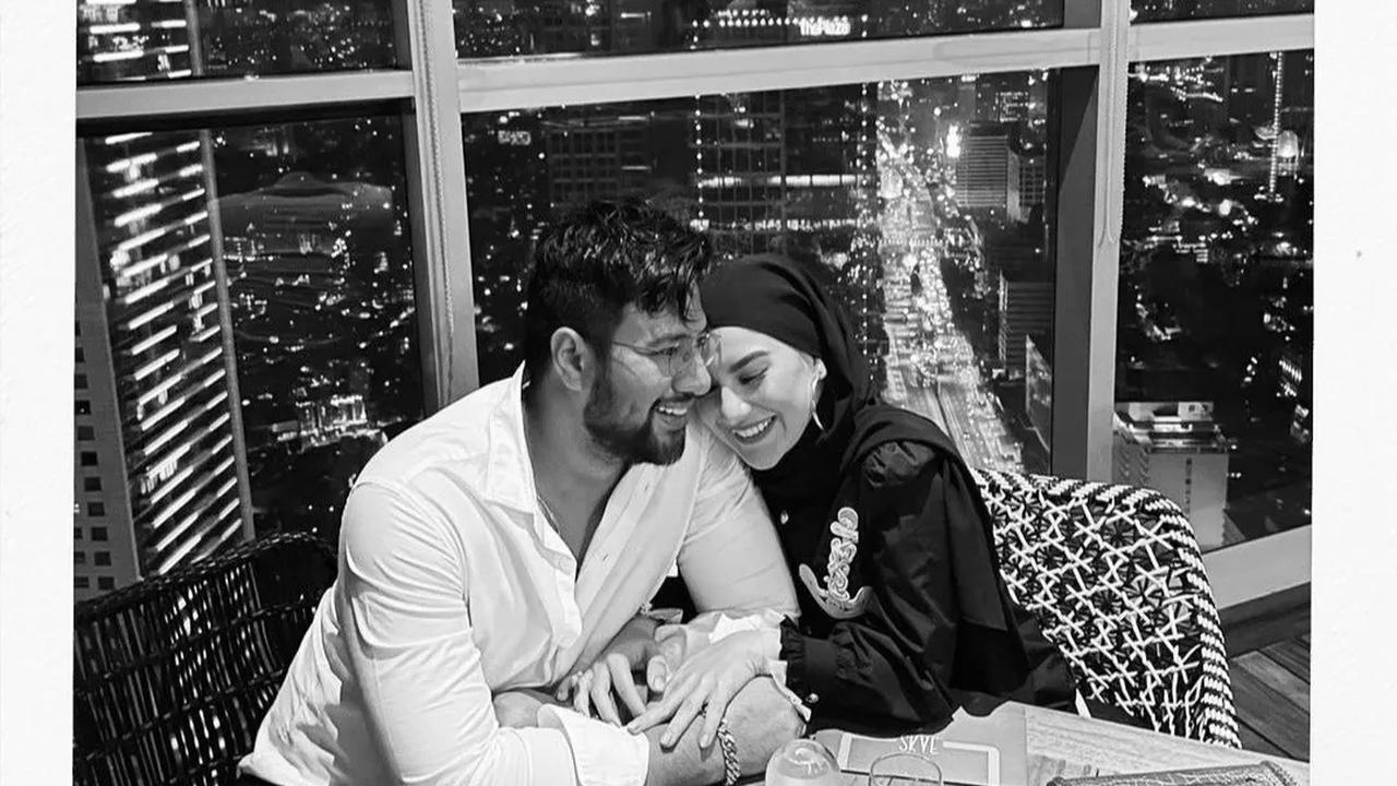 Amalia mengungkapkan sejauh ini masih belum ada tanggapan dari Irish Bella terkait kabar Ammar Zoni yang kembali terjerat kasus narkoba.<br>