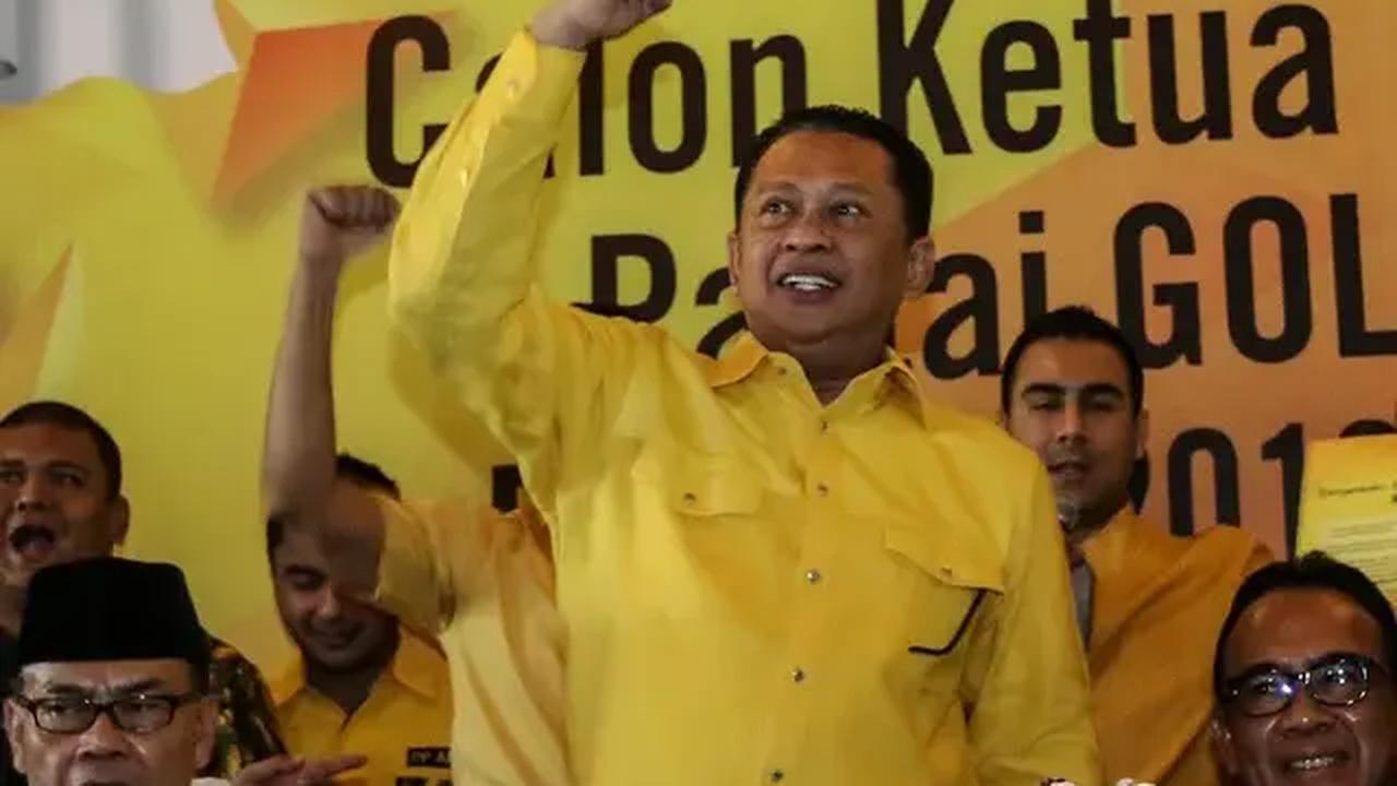 Bamsoet menyatakan kondisi Golkar saat ini baik-baik saja. Menurutnya, partai beringin masih terkonsolidasi dengan baik.

"Golkar masih baik-baik saja, kita masih terkonsolidasi dengan baik," katanya.