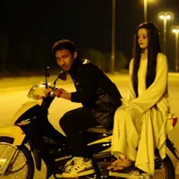 Di wilayah Indonesia ini naik ojek untuk bisa ke kecamatan terdekat membutuhkan biaya yang gak sedikit. Paling murah Rp 500 ribu!