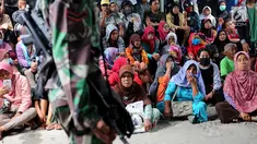 Warga korban gempa dan tsunami Palu menunggu panggilan petugas di kantor Dinas Sosial, Palu, Sulawesi Tengah, Minggu (7/10). Dinsos Palu salurkan bantuan berupa beras dan mie instant kepada masyarakat yang terdampak gempa. (Liputan6.com/Fery Pradolo)