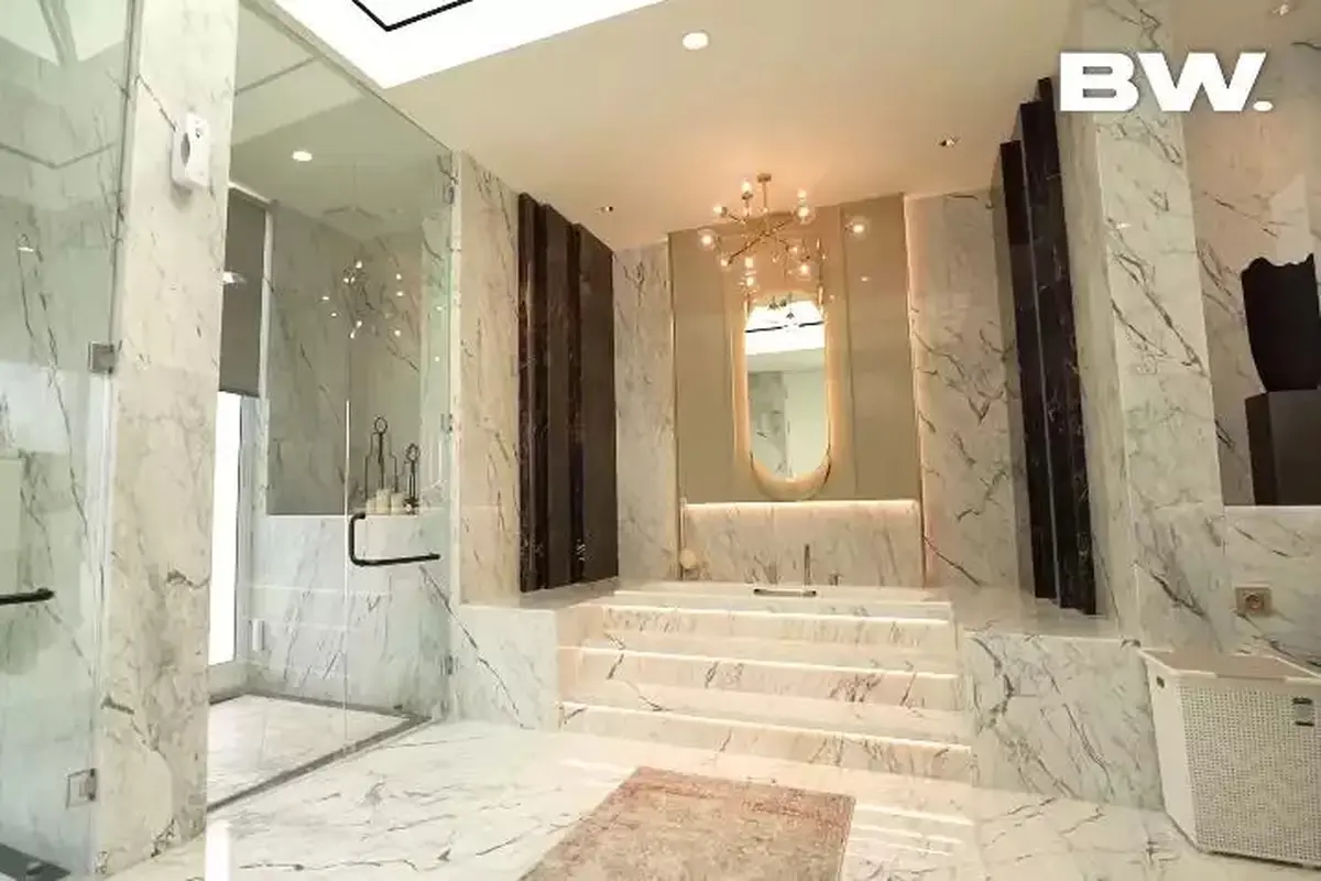 Potret toilet di rumah Juragan99 (Sumber: YouTube/BW)