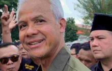 Momen Ganjar Santap Pempek Kaki Lima di Palembang: Lemak Nian