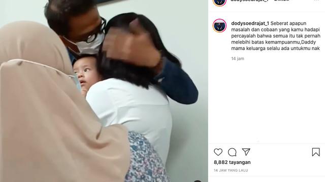 Momen Haru Vanessa Angel Peluk Erat Sang Ayah Usai Sidang Putusan