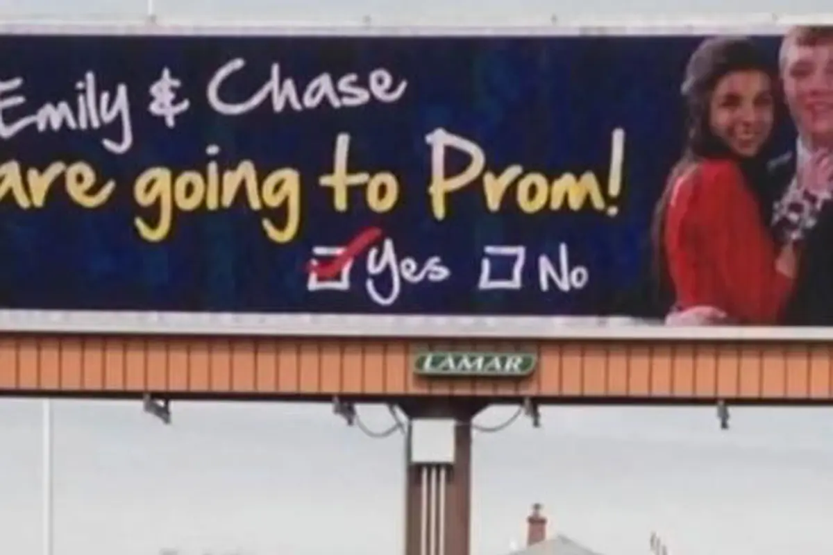 Sewa Papan Iklan Puluhan Juta, Siswa SMA ini Ingin Romantis