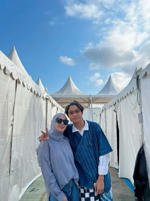 Jalani Perceraian, Ini 7 Potret Okie Agustina Bareng Keempat Buah Hatinya