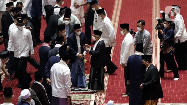 Bersama Ribuan Umat Muslim, Wapres Ma’ruf Amin Laksanakan Shalat Idul Fitri 1443 H di Masjid Istiqlal