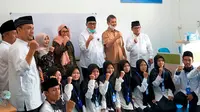 Sekretaris Kementerian Koperasi dan UKM Rully Indrawan mengunjungi Pondok Pesantren dan Sekolah Tinggi Ilmu Fiqih An-Nawawi Tanara, Serang, Banten, Selasa (14/7/2020). (Dok Kemenkop UKM)