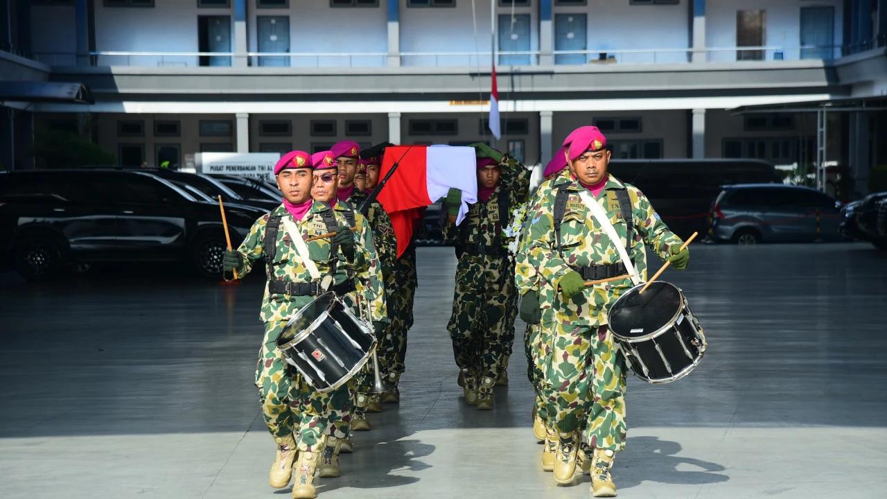 TNI AL Kembali Lepas Jenazah Prajurit Marinir di Hari ke-12, Total 15 Prajurit Telah Dievakuasi