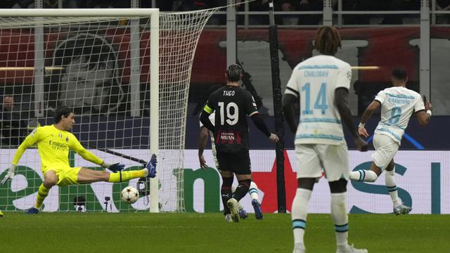 Foto: Momen Kartu Merah Fikayo Tomori yang Jadi Biang Keladi Kekalahan Back to Back Milan dari Chelsea di Liga Champions