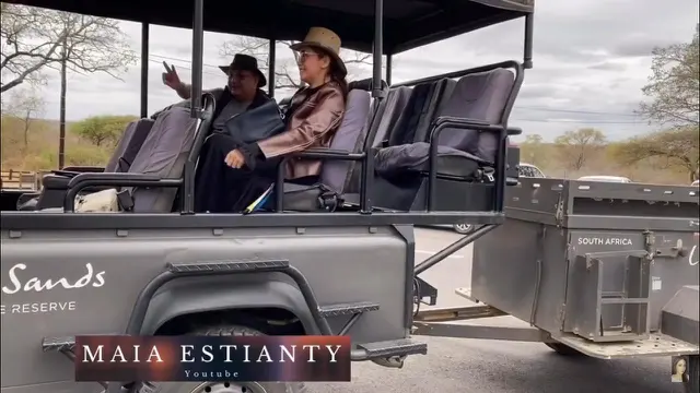 Gaya Maia Estianty dan Irwan Mussy saat jalajahi Afrika