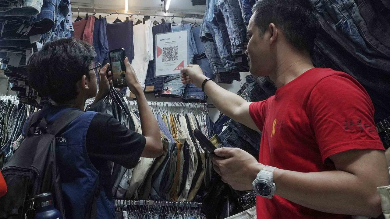 FOTO: Larangan Impor Pakaian Bekas Ilegal,  Pemerintah Dorong Pedagang Thrifting Beralih ke Produk Lokal