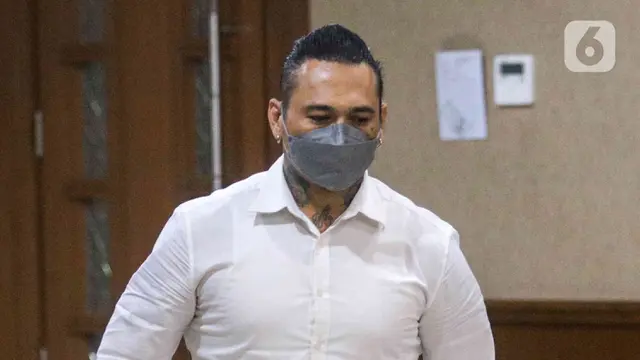 Di Hari Valentine, Jerinx SID Kembali Jalani Sidang Lanjutan Dugaan Pengancaman