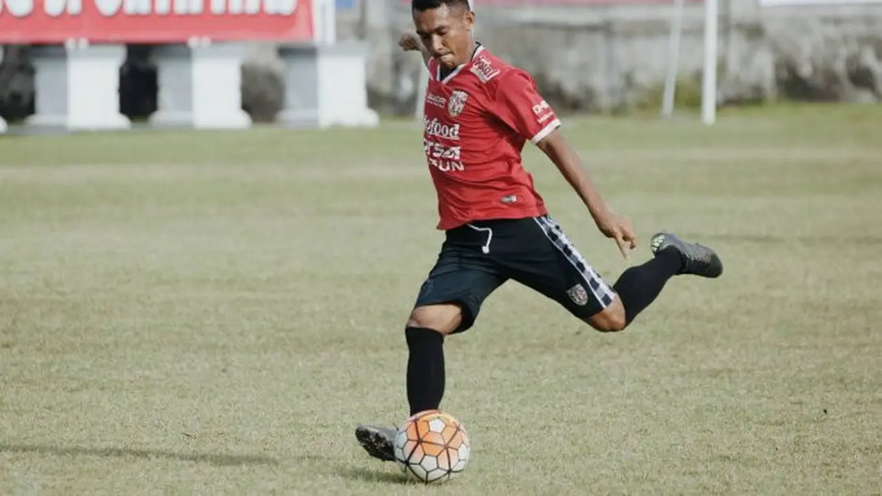 Yulius Mauloko kala membela Bali United, sekarang dia dikontrak klub Australia, Western Knights SC