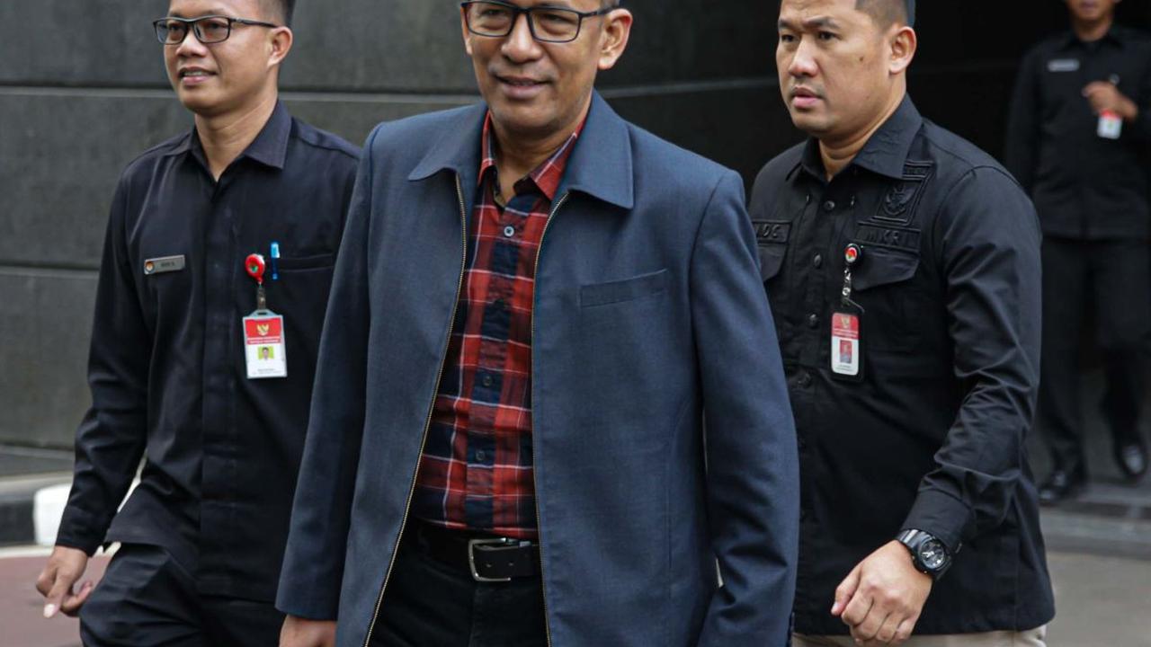 Wakil Ketua Hakim Mahkamah Konstitusi (MK) Saldi Isra selesai diperiksa oleh Majelis Kehormatan Mahkamah Konstitusi (MKMK) terkait laporan dugaan pelanggaran etik terkait putusan syarat capres dan cawapres pada Rabu (1/11/2023).