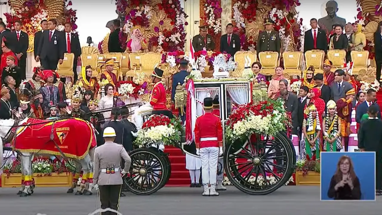 Kirab Budaya Iringi Pengembalian Duplikat Bendera Merah Putih dari Istana