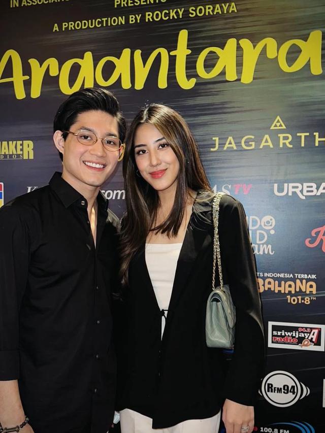 7 Potret Teuku Rassya dan Cleantha Islan, Pasangan Muda yang Selalu Romantis (credit: instagram.com/teukurassya).