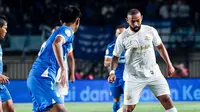 Persib Bandung kontra Arema FC di BRI Liga 1 2024/2025. (Bola.com/Dok.X Arema FC).