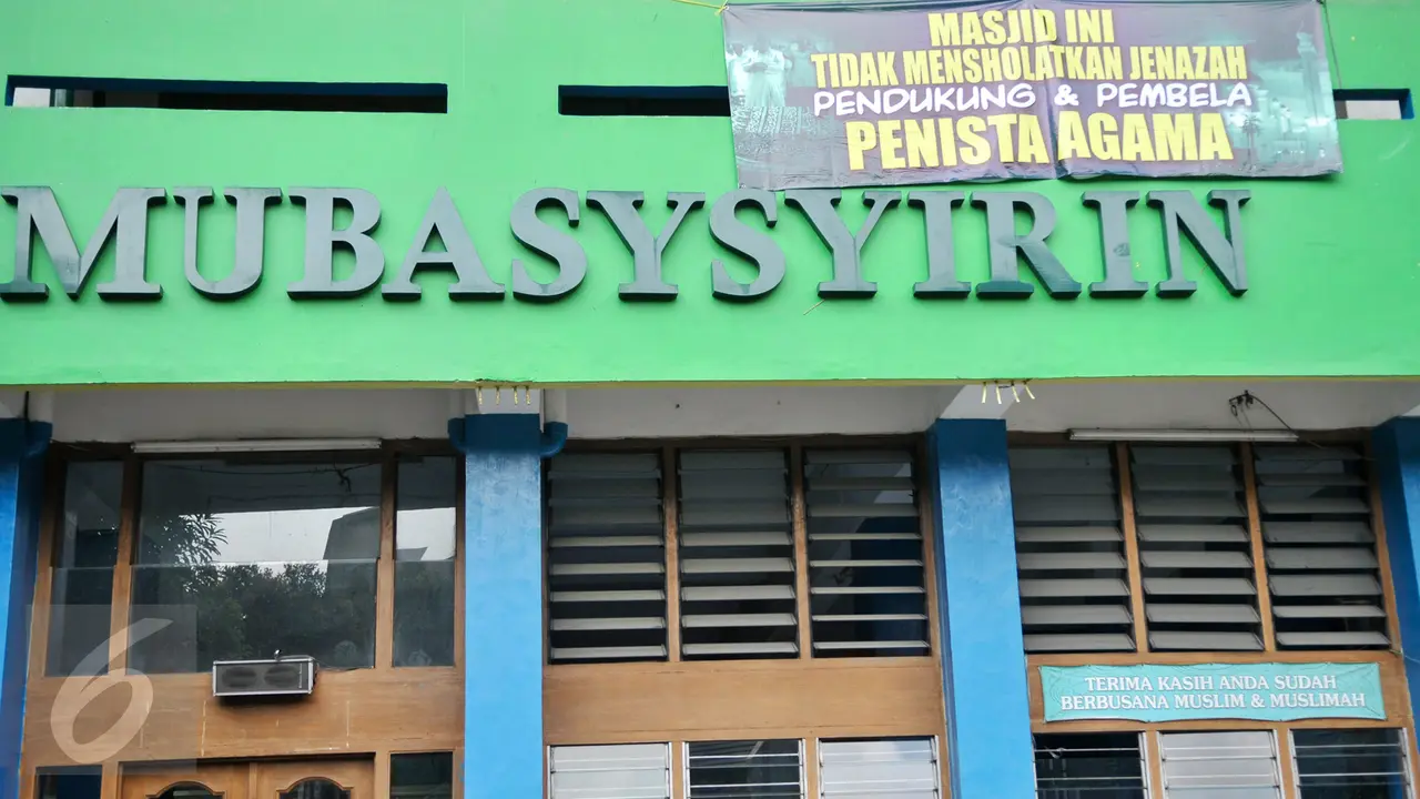 Spanduk Tolak Salatkan Jenazah Terpasang di 3 Masjid Kawasan Karet Jaksel