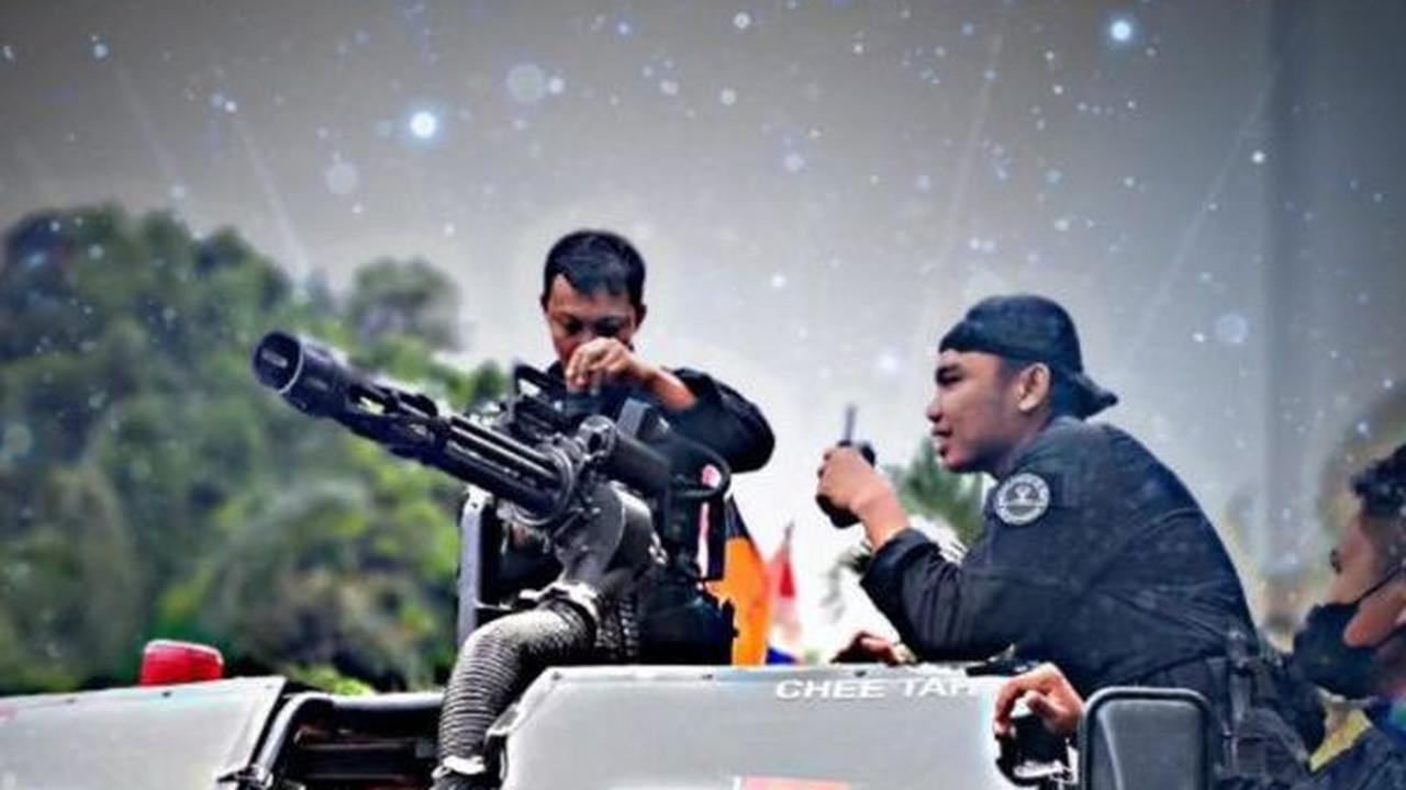 Meskipun raganya tidak ada lagi di sini, namun namanya akan selamanya dikenang sebagai simbol pengabdian yang besar bagi negara.<br>