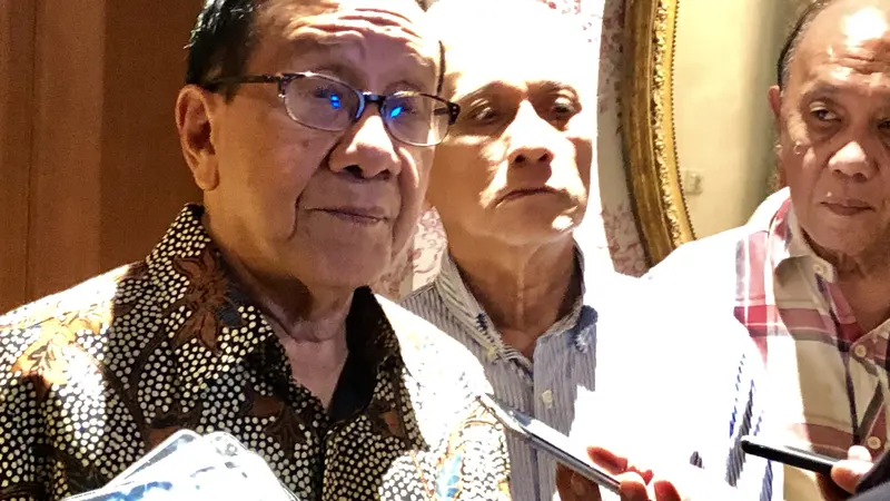 Ketua Dewan Penasihat Korps Alumni Himpunan Mahasiswa Islam (HMI), Akbar Tanjung. (Liputan6.com/Putu Merta Surya Putra)