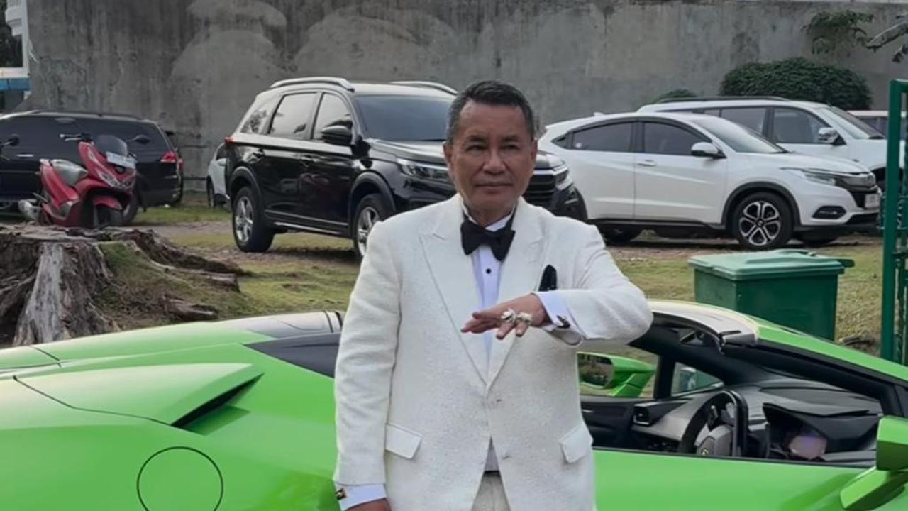 Penampilan Hotman Paris dan Istri di Pernikahan Frank Hutapea, Simbol Kelas dan Kemewahan