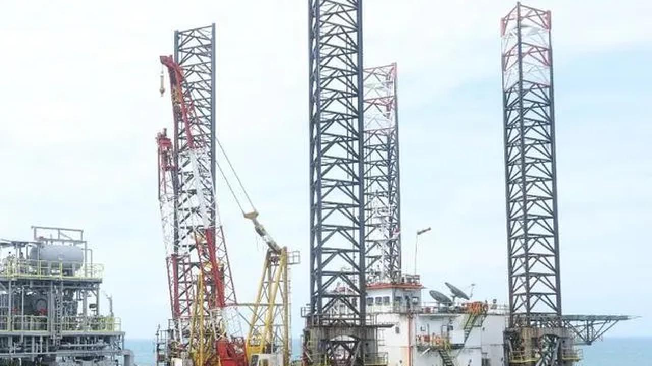 Rencana Umum Energi Nasional (RUEN), SKK Migas mencatat kebutuhan migas akan terus meningkat hingga 2050. 

Kebutuhan minyak bumi diproyeksikan naik sebesar 139 persen dan gas alam naik sebesar 298 persen.