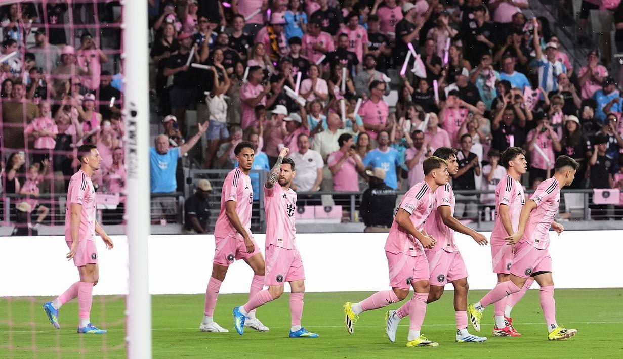 Dalam laga perdana di NU Stadium, Minggu (04/04/2026), Lionel Messi berhasil menciptakan satu gol ke gawang Austin FC. (AP Photo/Lynne Sladky)