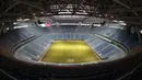  Pemandangan di dalam stadion sepak bola dengan kursi berwarna biru dan rumput lapangan stadion akan menjadi tuan rumah untuk beberapa pertandingan sepak bola Piala Dunia 2018 di St.Petersburg, Rusia, (29/12/2016). (AP Photo / Dmitri Lovetsky)